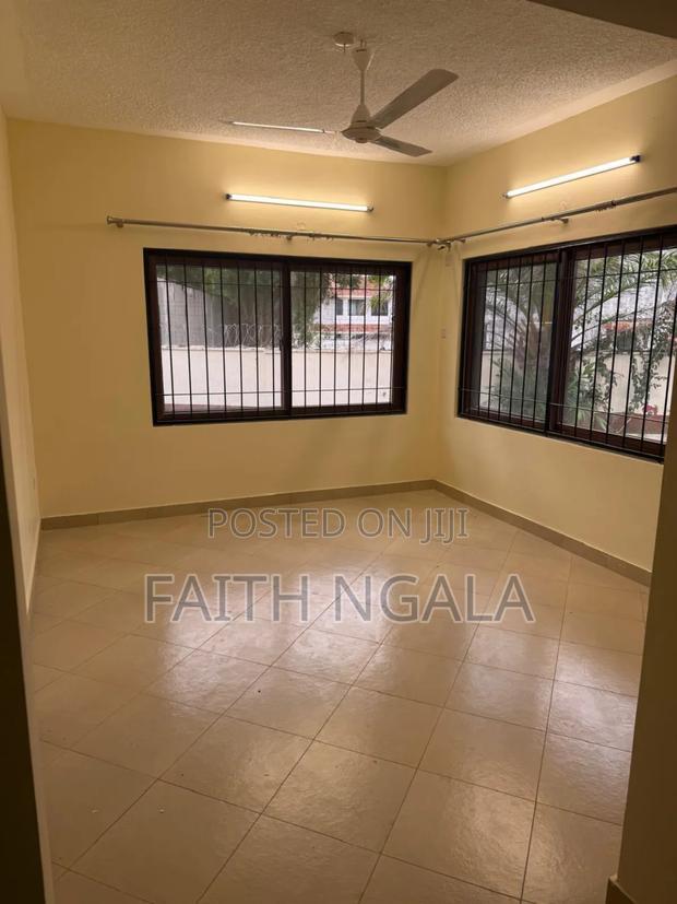 5bdrm Maisonette in Nyali for rent