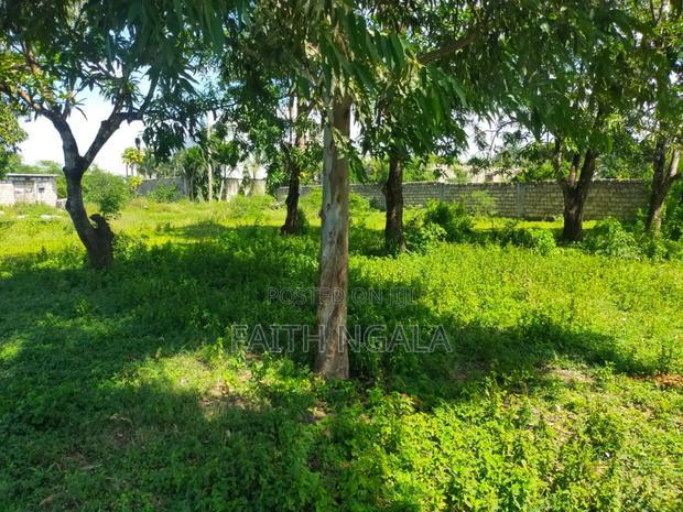 1/8 Acre Plot in Bamburi JCC With Title Deed at 3.5m