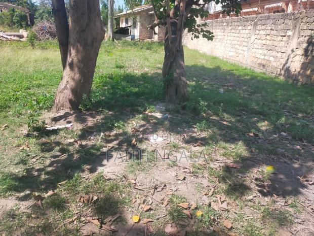 50by100 Plot in JCC Area Bamburi With Freehold Title at 3.2m