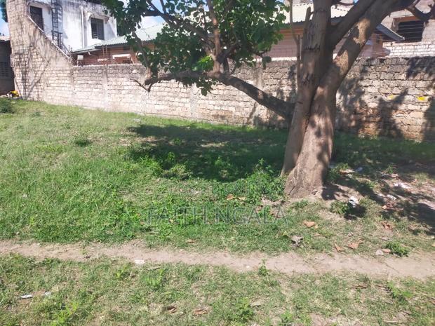 50by100 Plot in JCC Area Bamburi With Freehold Title at 3.2m