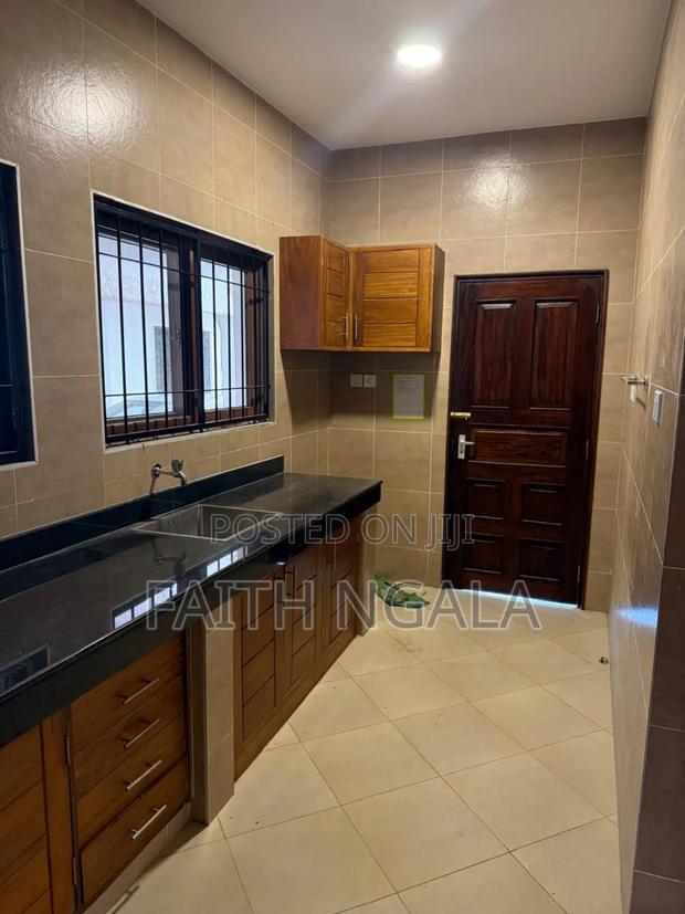 5bdrm Maisonette in Nyali for rent