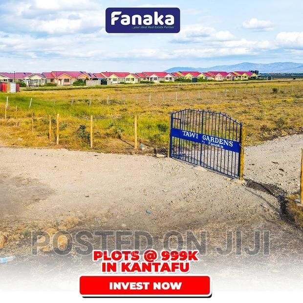 Zawadi 800 Meters From Tarmac