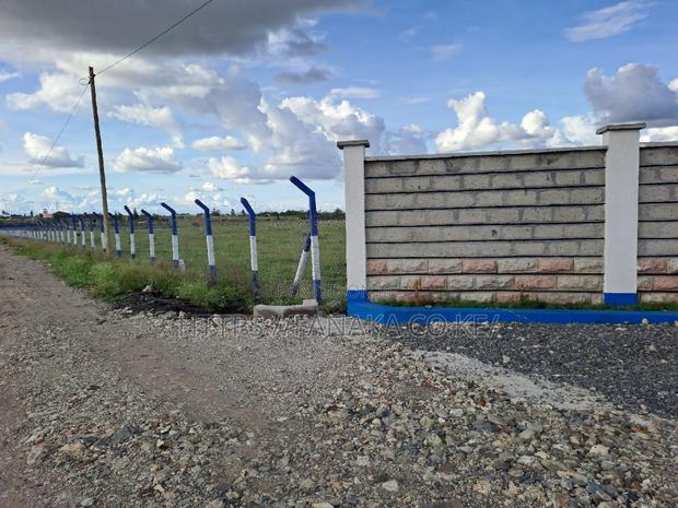 1/8th Plots in a Gated Community in Katani Ww^