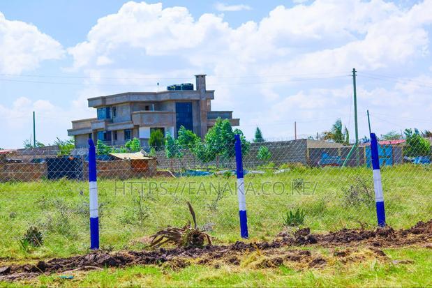Touching Katani Rd