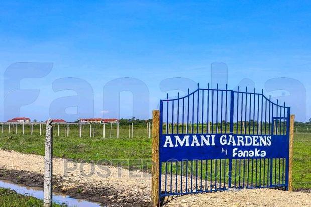 300 Meters From Tarmac Plots in Koma Mw^
