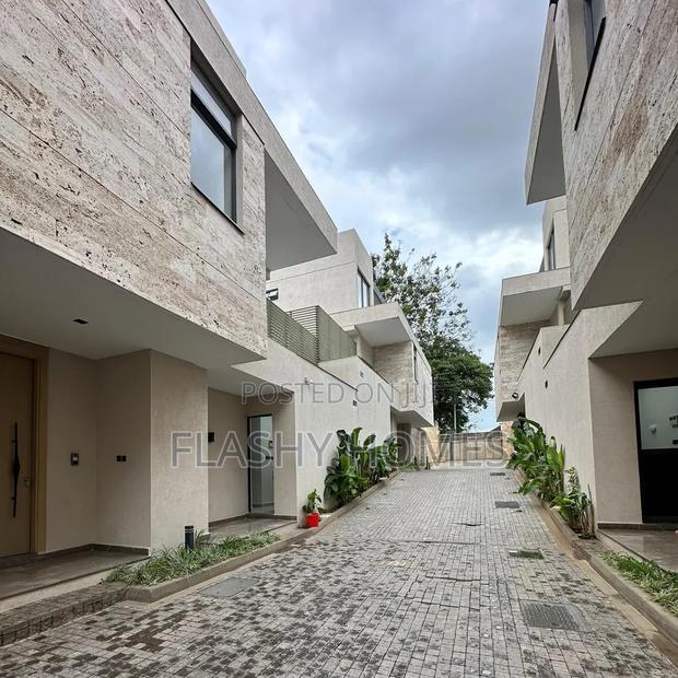 5bdrm Villa in Westlands, Kyuna Estate for sale