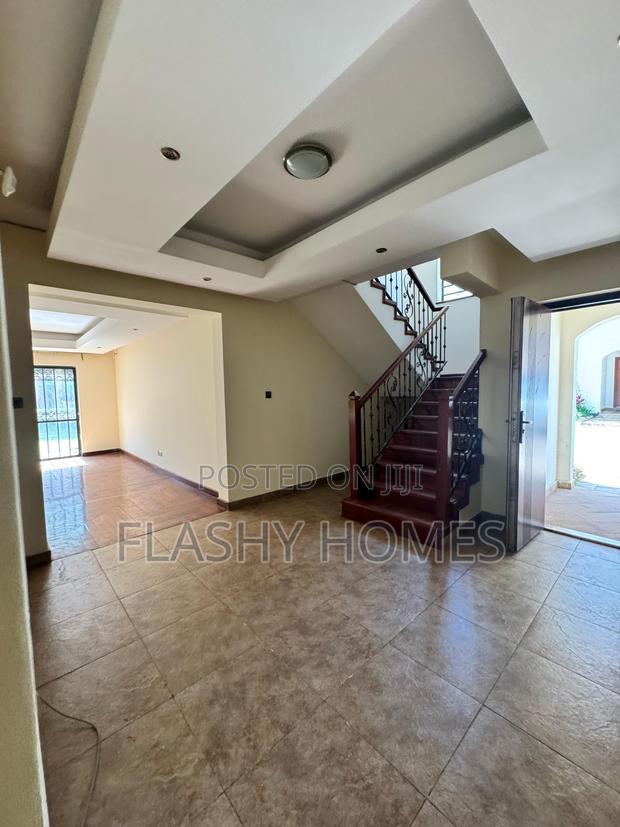 5bdrm Townhouse/Terrace in Lavington, Maziwa for sale