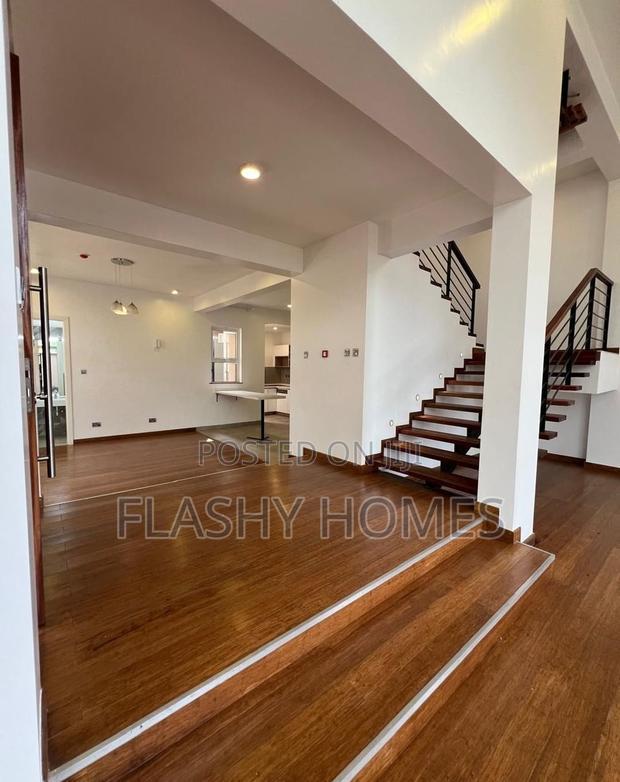 4bdrm Villa in Valley Arcade for sale