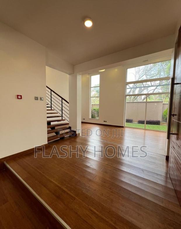 4bdrm Villa in Valley Arcade for sale