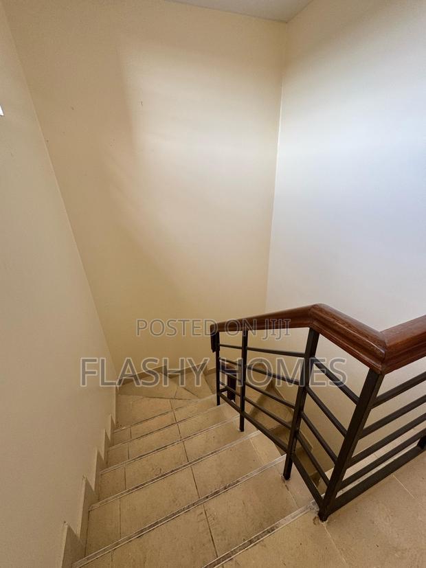 5bdrm Apartment in Syokimau, Gateway Mall Area for sale