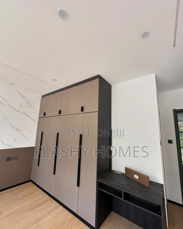5bdrm Villa in Valley Arcade for sale