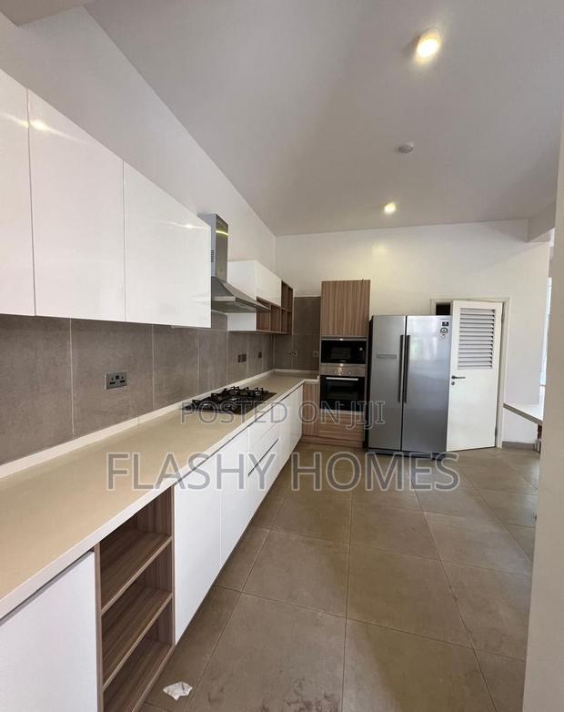 4bdrm Villa in Valley Arcade for sale