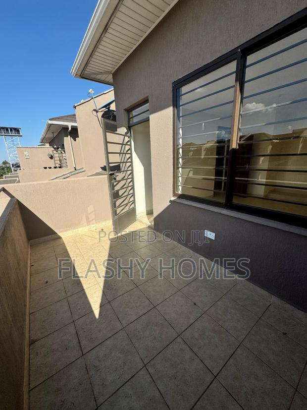 5bdrm Apartment in Syokimau, Gateway Mall Area for sale