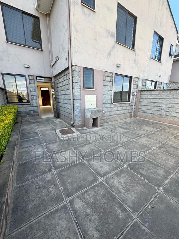 5bdrm Apartment in Syokimau, Gateway Mall Area for sale