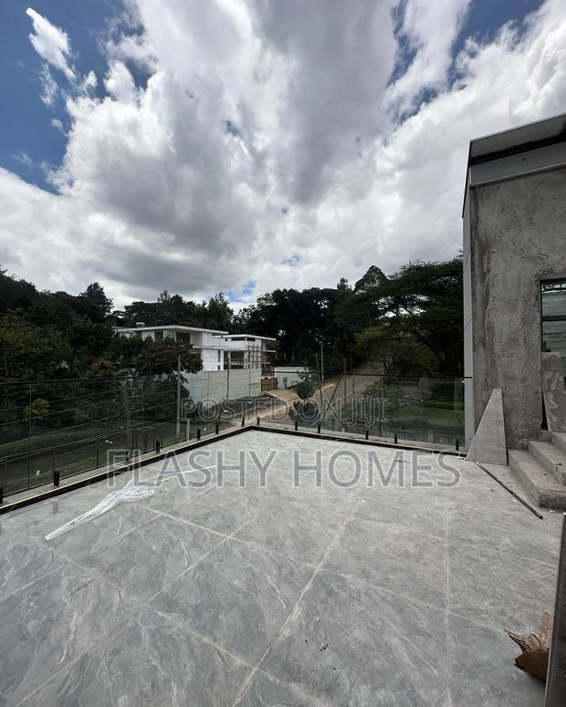 5bdrm Villa in Valley Arcade for sale