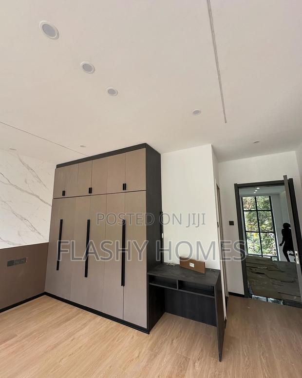 5bdrm Villa in Valley Arcade for sale