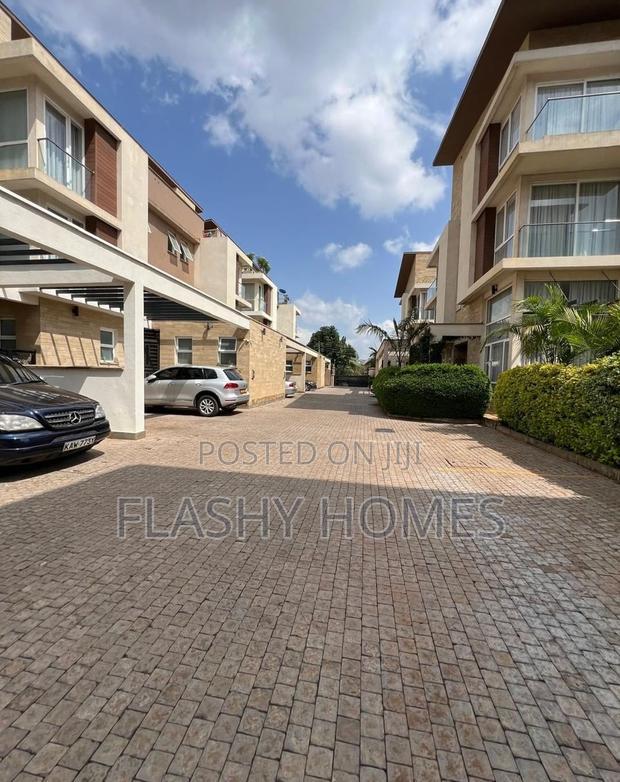 4bdrm Villa in Valley Arcade for sale