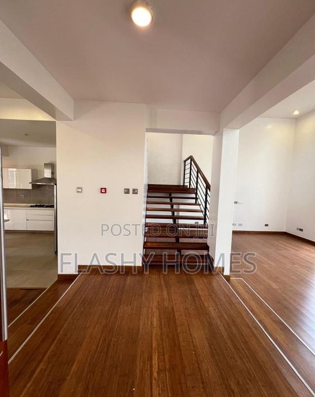 4bdrm Villa in Valley Arcade for sale
