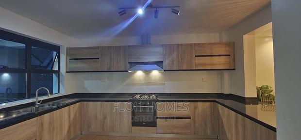4bdrm Townhouse/Terrace in Kamakis for sale