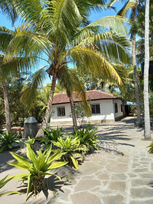 3 Bedrooms Bungalow for Sale