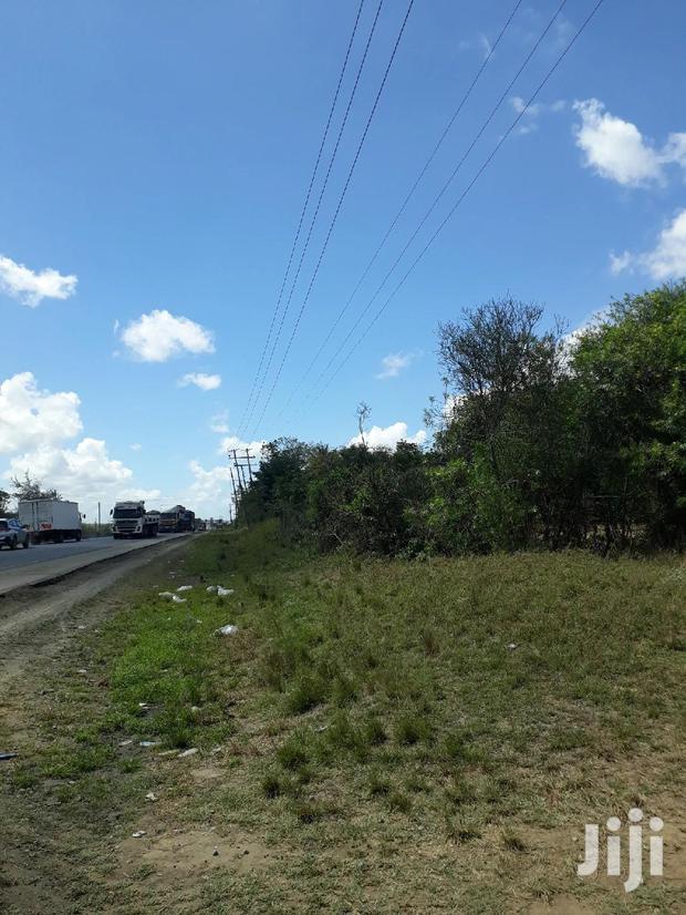 For Sale 1 Acre Touching Mariakani Nairobi Highway