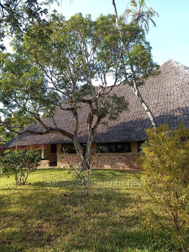 5bdrm Bungalow in Kikambala for Sale