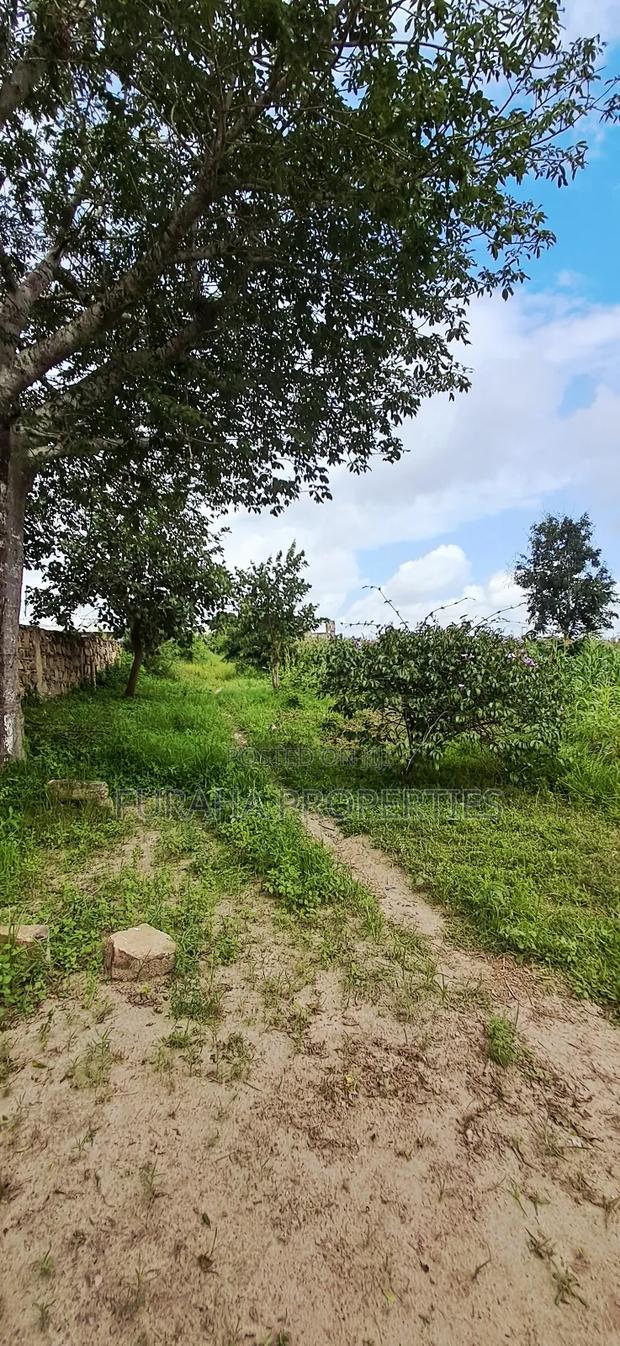 For Leese 4.2 Acres Mariakani