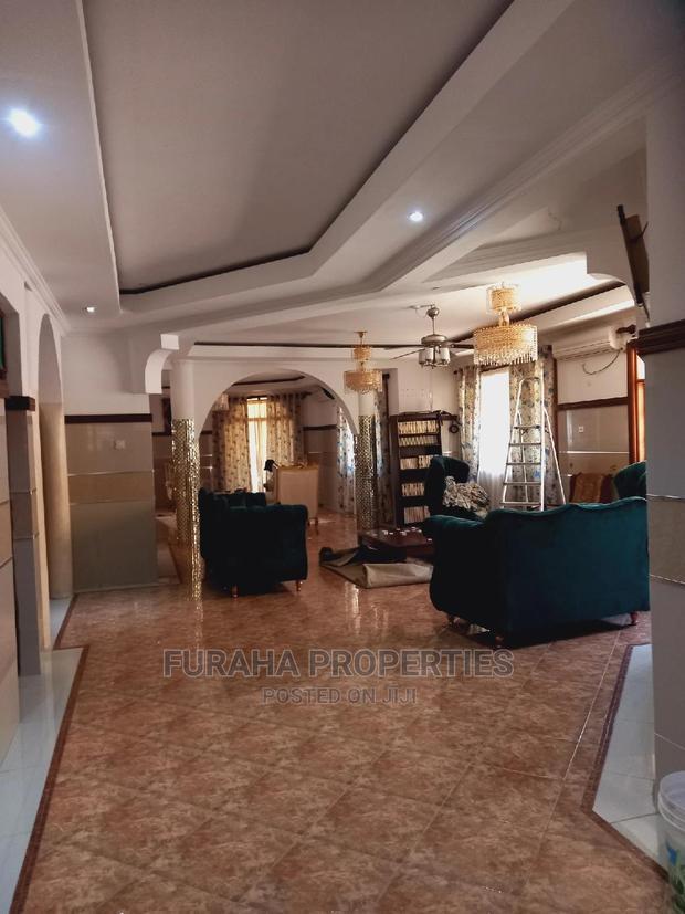 10bdrm House in Nyali for Sale