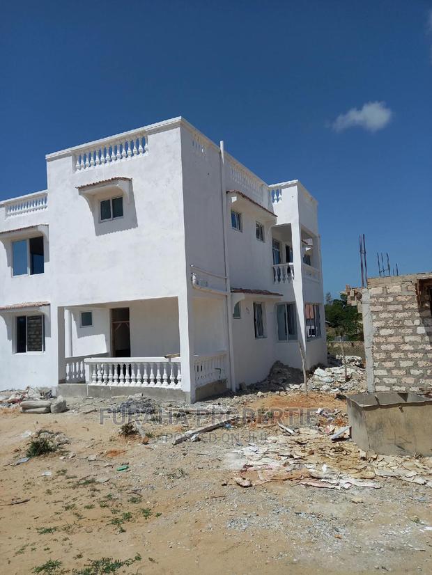 For Sale 4 Bedrooms Massionate Utange