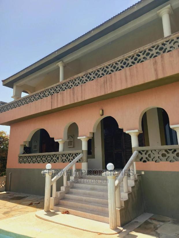 4bdrm Mansion in Kikambala for sale