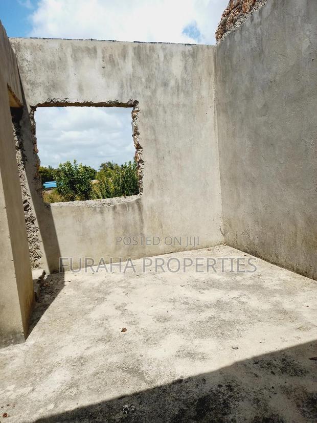8bdrm Bungalow in Kikambala for sale