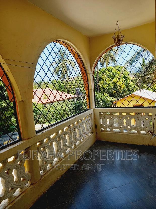 5bdrm Mansion in Bamburi Utange for sale