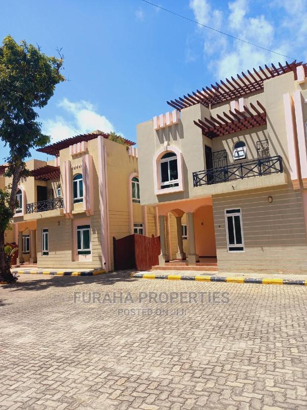 5bdrm Maisonette in Nyali for Sale