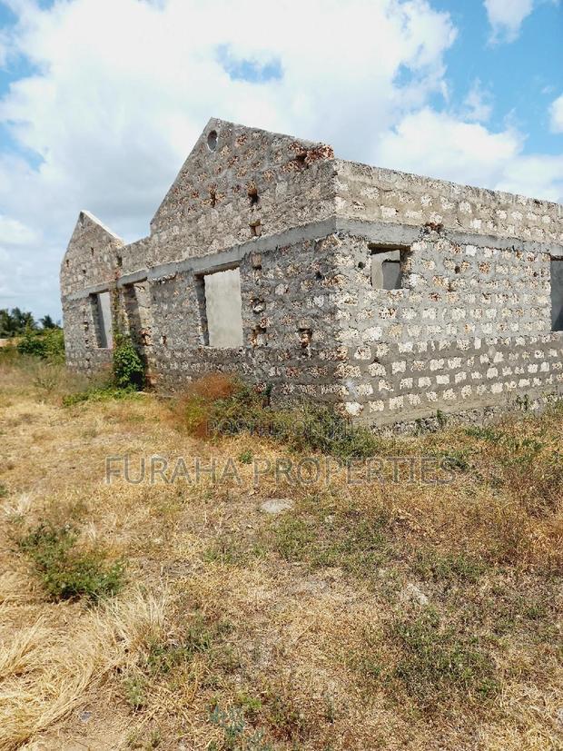 8bdrm Bungalow in Kikambala for sale