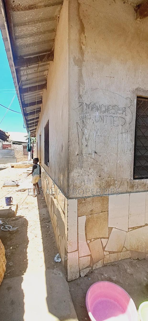8bdrm Bungalow in Kisimani Bombolulu for sale