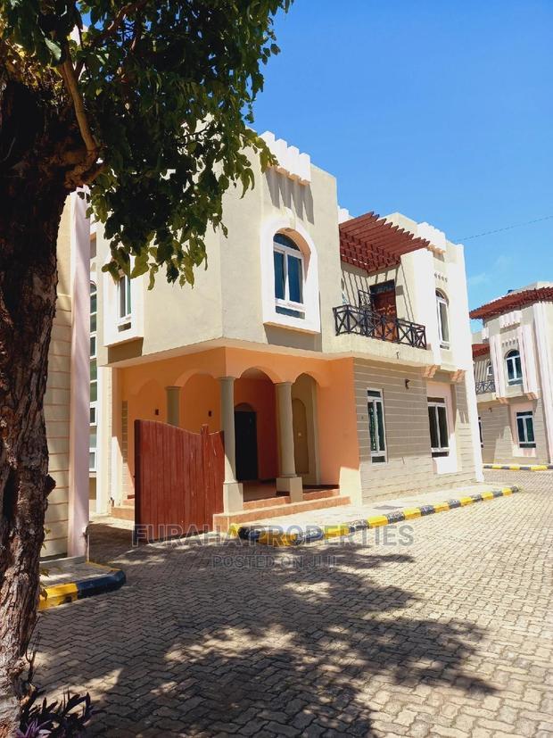 5bdrm Maisonette in Nyali for Sale