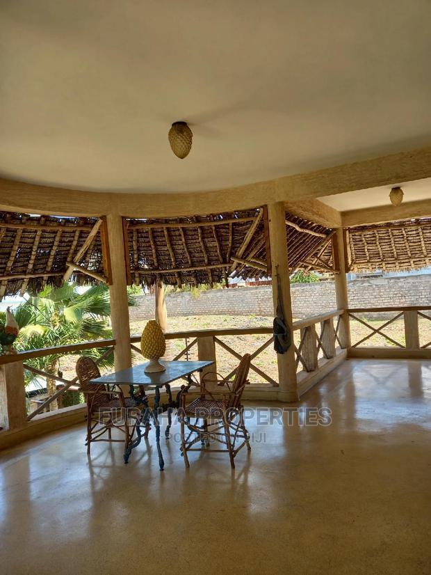 For Sale 6 Bedrooms Villa Nyali