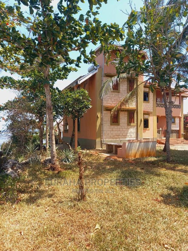 4bdrm Mansion in Kikambala for sale