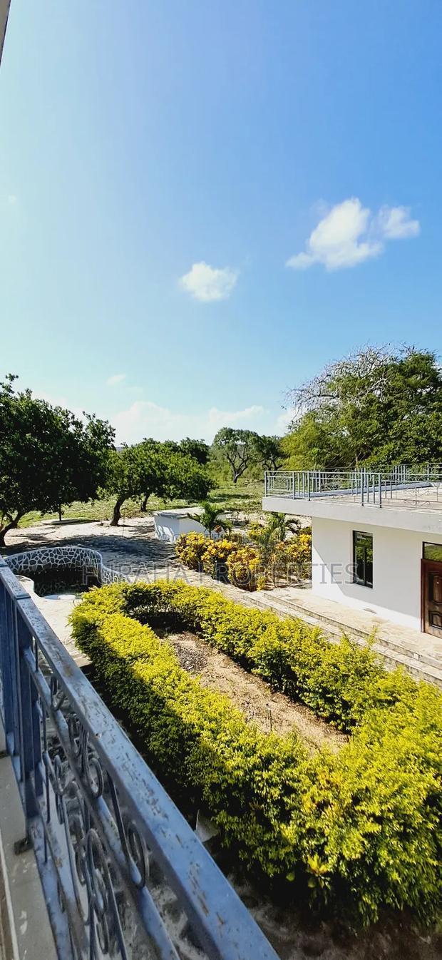 5bdrm Mansion in Gede Malindi for sale
