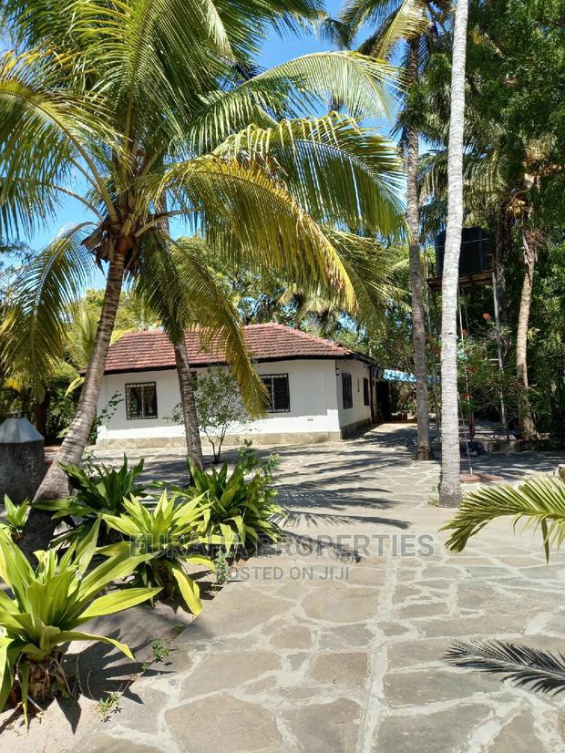 3 Bedrooms Bungalow for Sale