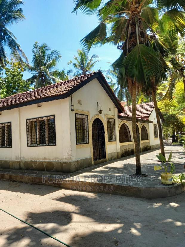 3 Bedrooms Bungalow for Sale