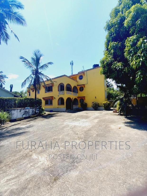 5bdrm Mansion in Bamburi Utange for sale