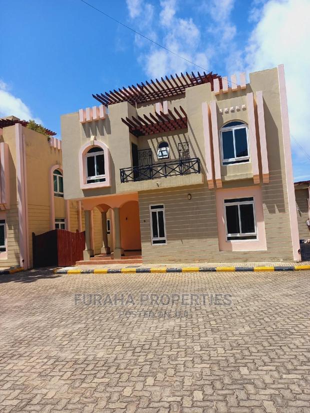 5bdrm Maisonette in Nyali for Sale
