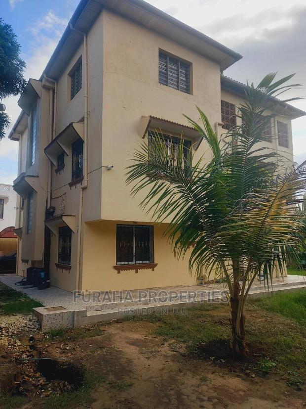 8bdrm Maisonette in Utange for sale