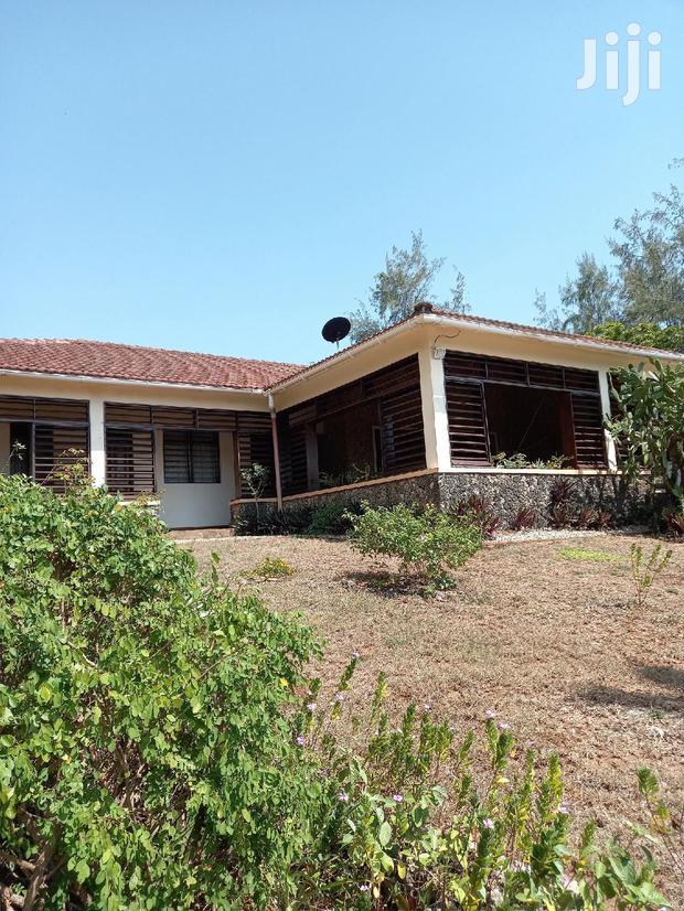 For Sale 4 Bedrooms Bungalow Beach Villa