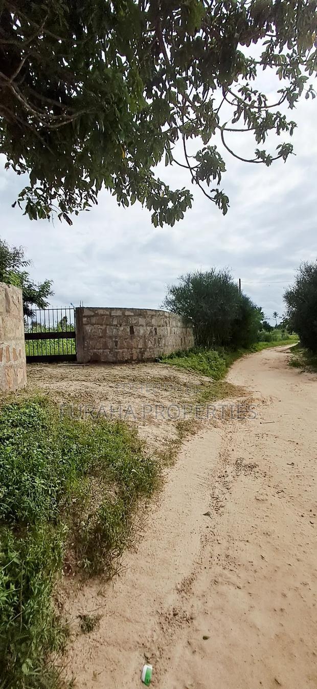 For Leese 4.2 Acres Mariakani