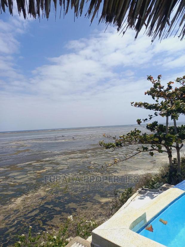 4bdrm Mansion in Kikambala for sale