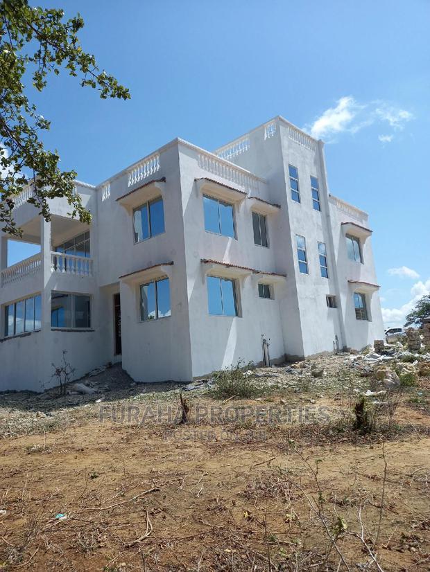 For Sale 4 Bedrooms Massionate Utange