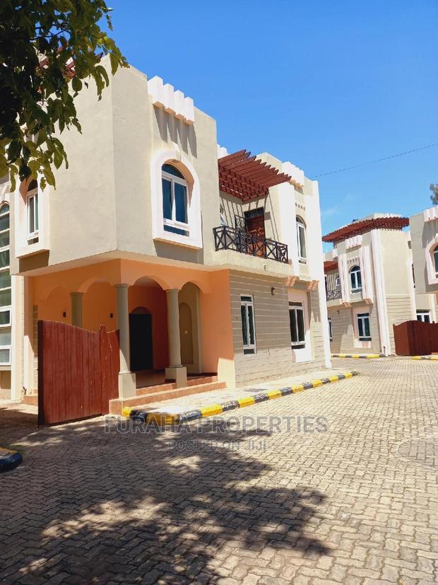 5bdrm Maisonette in Nyali for Sale