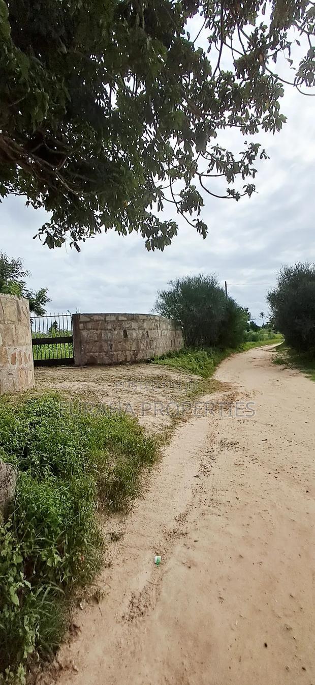 For Leese 4.2 Acres Mariakani